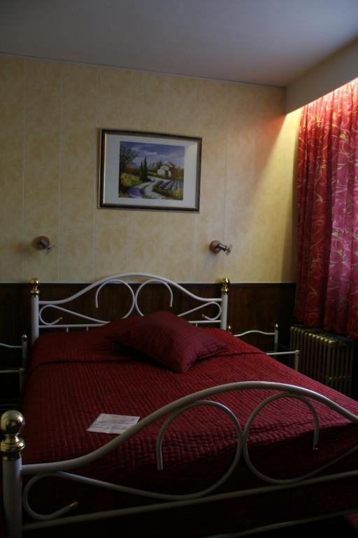 Le Grand Hotel Maubeuge Kamer foto
