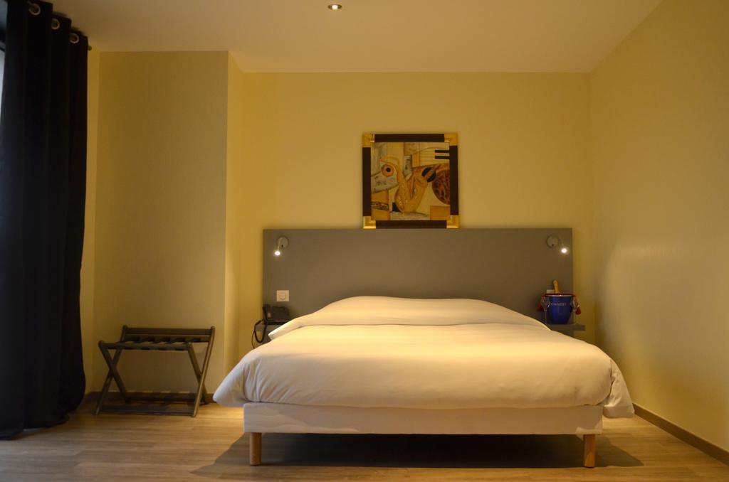 Le Grand Hotel Maubeuge Buitenkant foto