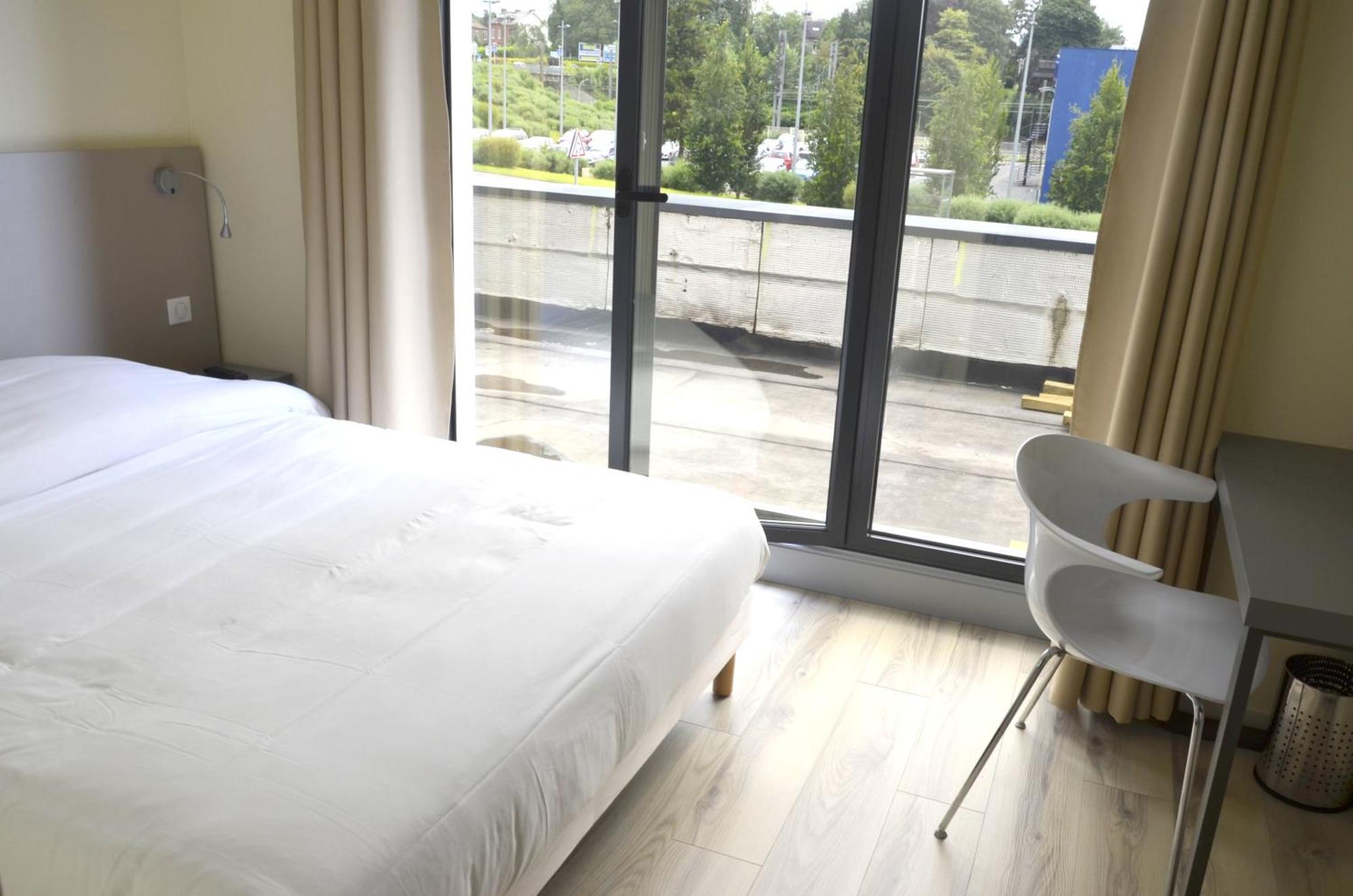 Le Grand Hotel Maubeuge Buitenkant foto